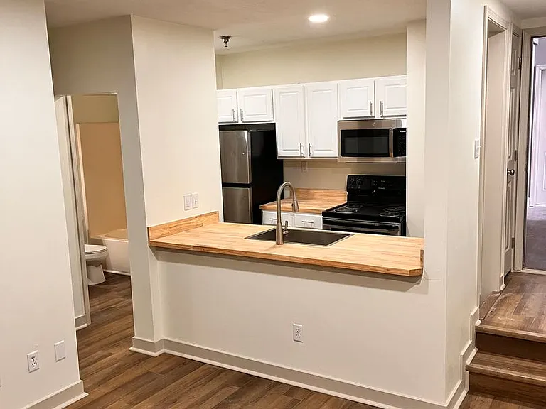 125 N Washington St — Photo 14