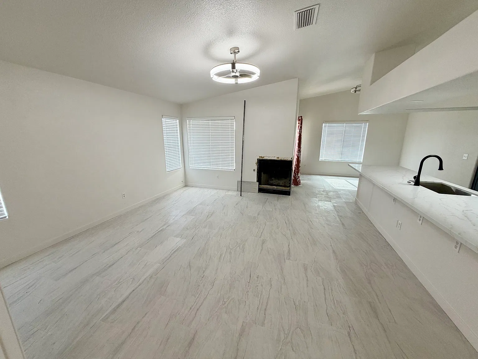 3 bed, 1374 sqft, $1,750 — Photo 4