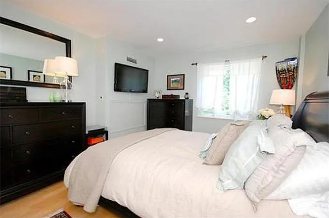 1600 Beacon St #504 — Photo 8