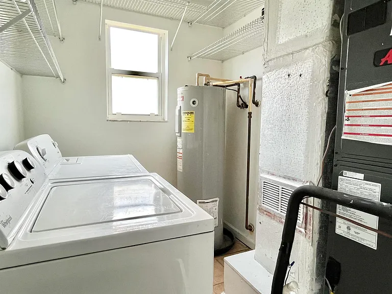 13 E St #B — Photo 21