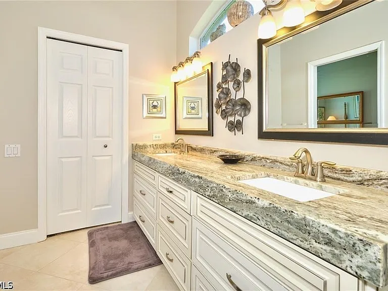 9240 Willowcrest Ct — Photo 35