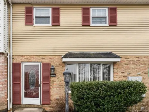 4228 Mohican Dr, Schnecksville, PA 18078