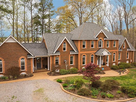 3644 Square Feet of Luxury