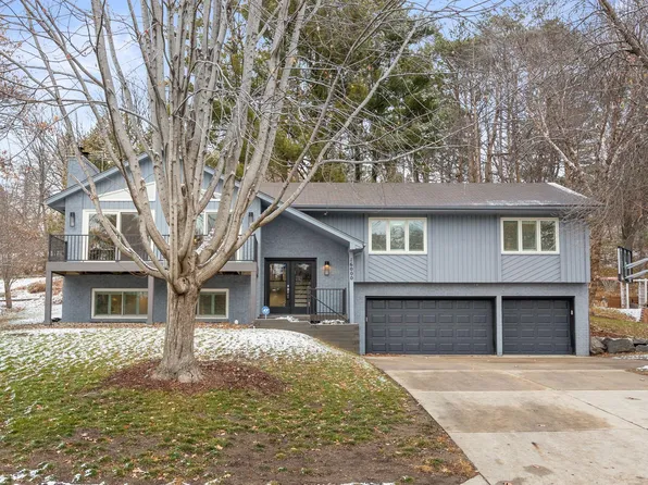 16000 Woodland Curv, Minnetonka, MN 55345