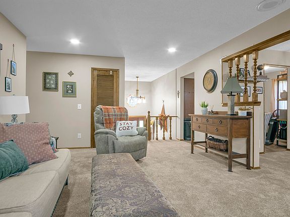 4th image of 1602 W 38th St