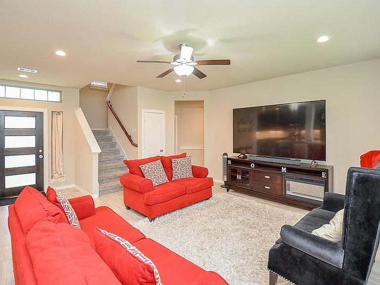 6807 Vista Ledge Dr — Photo 9
