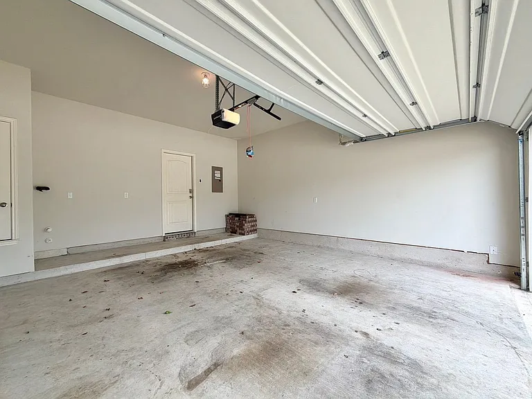 877 Centerra Hills Cir — Photo 31