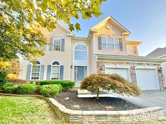 3rd image of 24 Skurka Ct