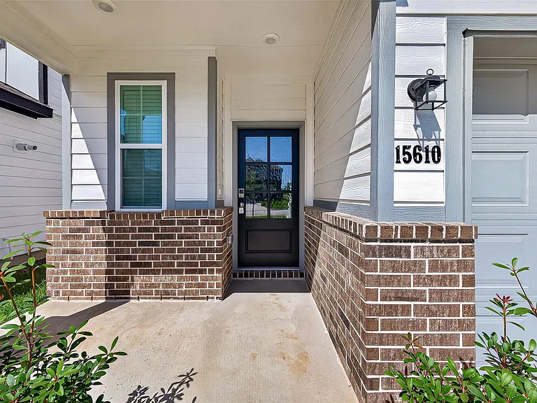 15610 Coneflower Hills Dr — Photo 2