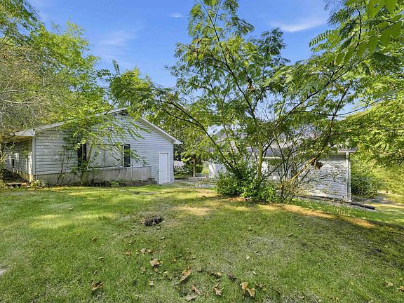 2nd image of 1657 4th Pl NW