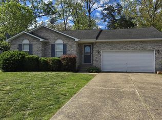 220 Tara Cir, Shepherdsville, KY 40165