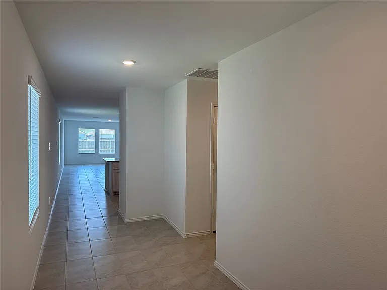 6533 Middlebury Dr — Photo 5