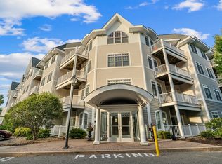 614 Pond St UNIT 1217, Braintree, MA 02184