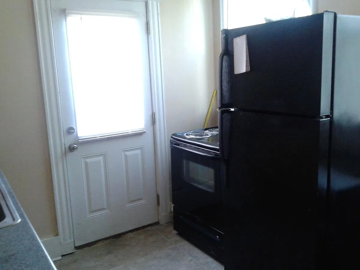 6 bed, 1985 sqft, $4,200 — Photo 4