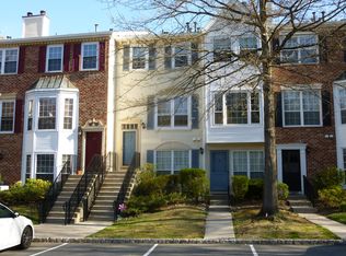 270 Larch Ln, Mahwah, NJ 07430