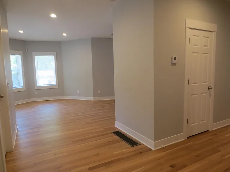 4403 Franklin Blvd — Photo 13