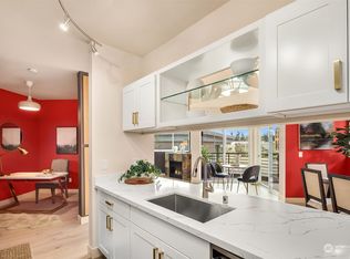 300 110th Ave NE APT 205, Bellevue, WA