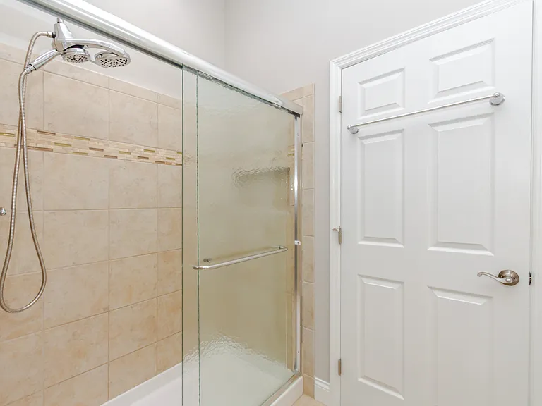476 Carrick Dr — Photo 22