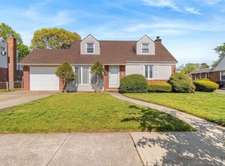 283 N Cottage St, Valley Stream, NY