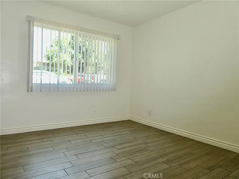 966 W Pine St — Photo 12