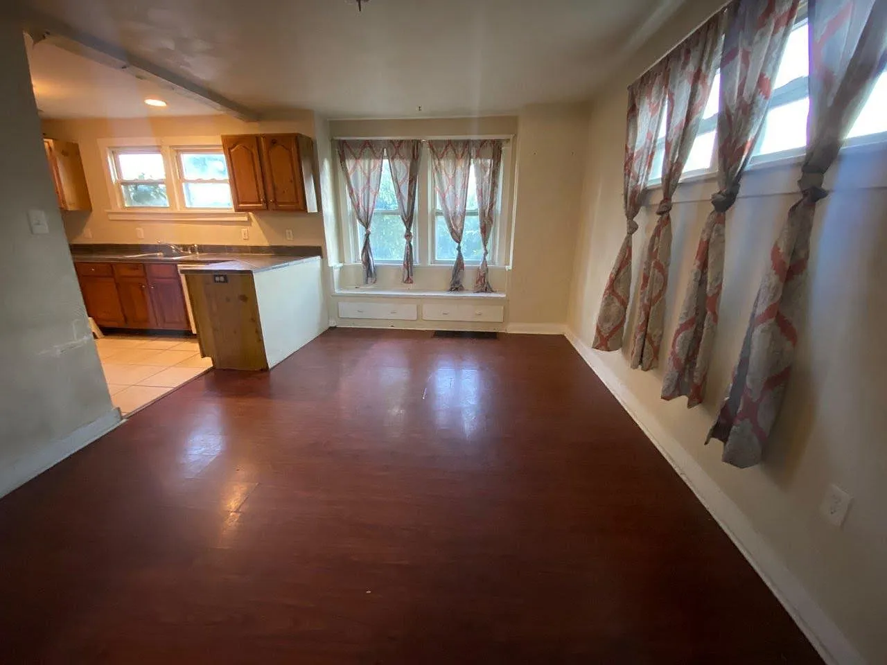 301 Dunlap St — Photo 2
