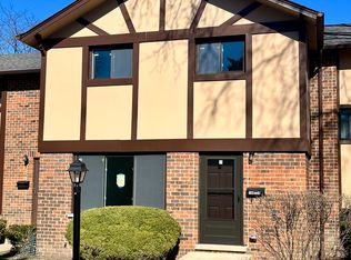 18W228 Standish Ln, Villa Park, IL