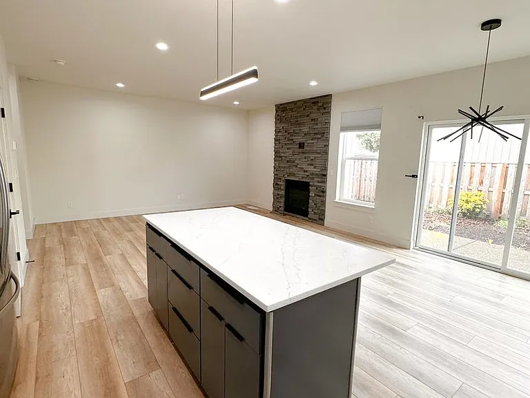 4827 Elvira Place N Stanko #4827ELV — Photo 2