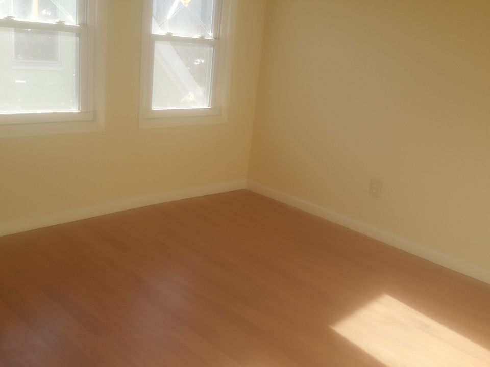 1st image of 880-882 S 15th St