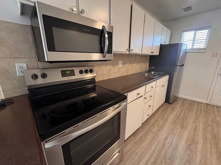 9400 Candelaria Rd NE — Photo 5