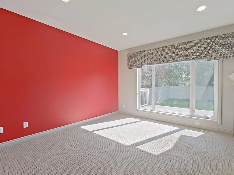 6162 Maynard Cres NW — Photo 5