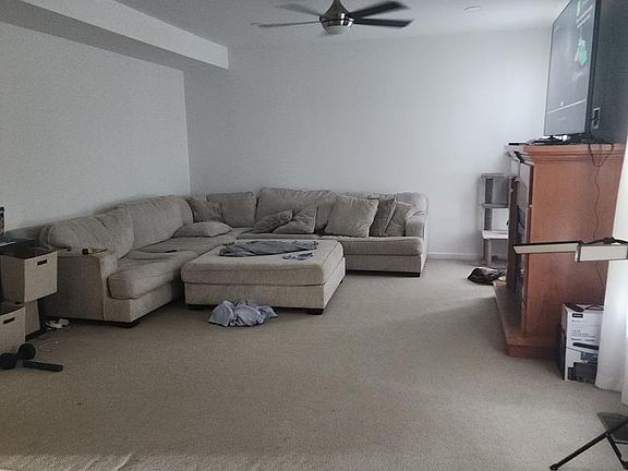 3rd image of 304 Tidewater Cir