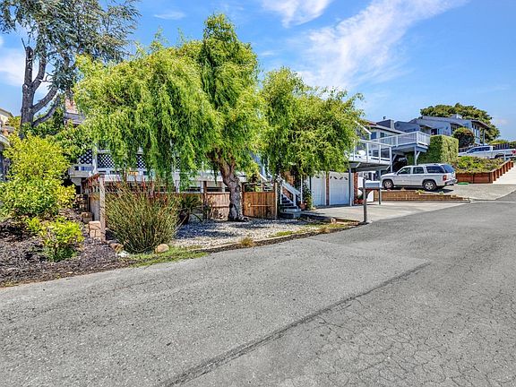3rd image of 275 Carquinez Court