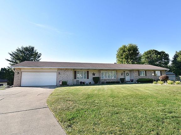 3rd image of 606 Woodbridge Ct