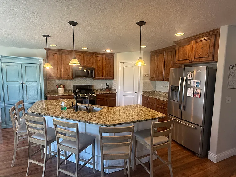 254 N Constitution Dr W — Photo 3