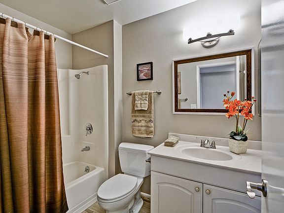 4th image of 10403 N 108th Ave
