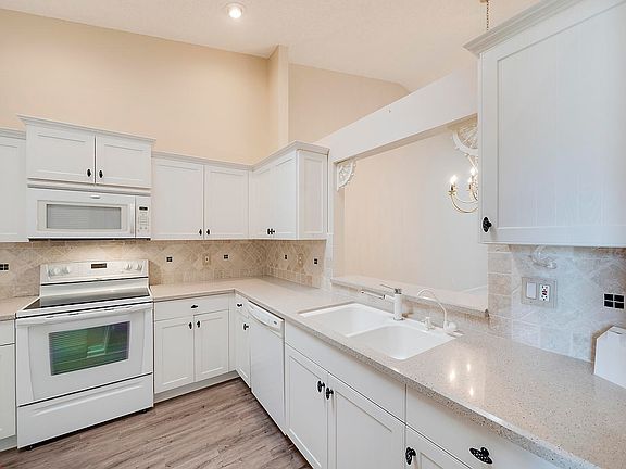 Newly Remodeled Kitchen!