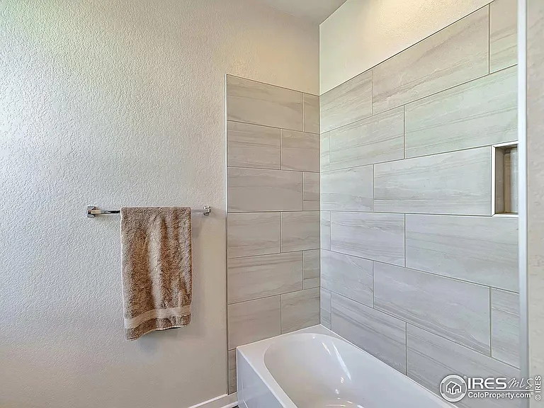526 Meridian Ln — Photo 27