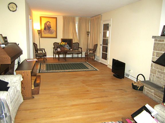 4th image of 7600 Kolmar Ave