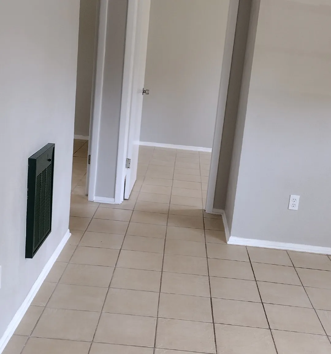 2 bed, 750 sqft, $1,600 — Photo 3