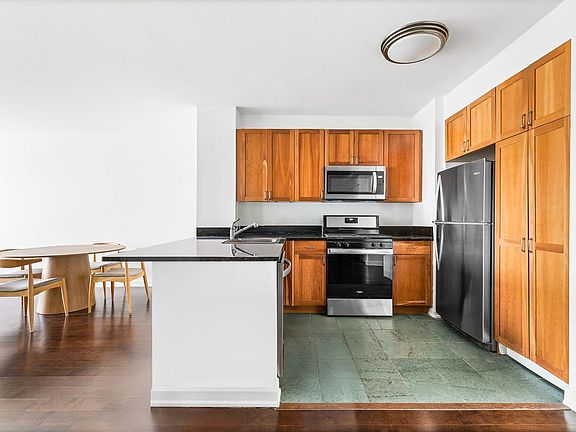 5th image of 20 River Ter APT 6G