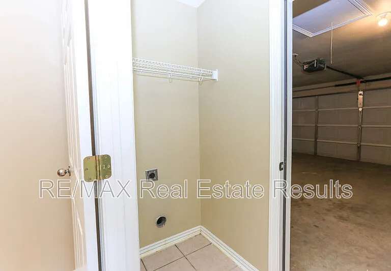 3703 SW Carriageway Ave — Photo 14