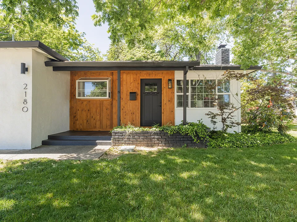 Front entryway