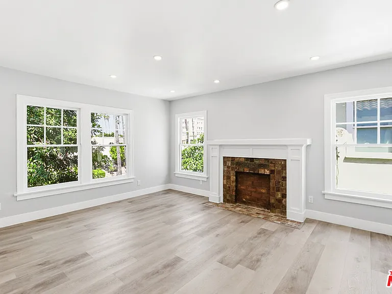 224 N New Hampshire Ave — Photo 5