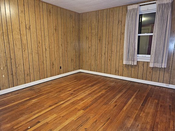 5th image of 884 Orlando Ave SE