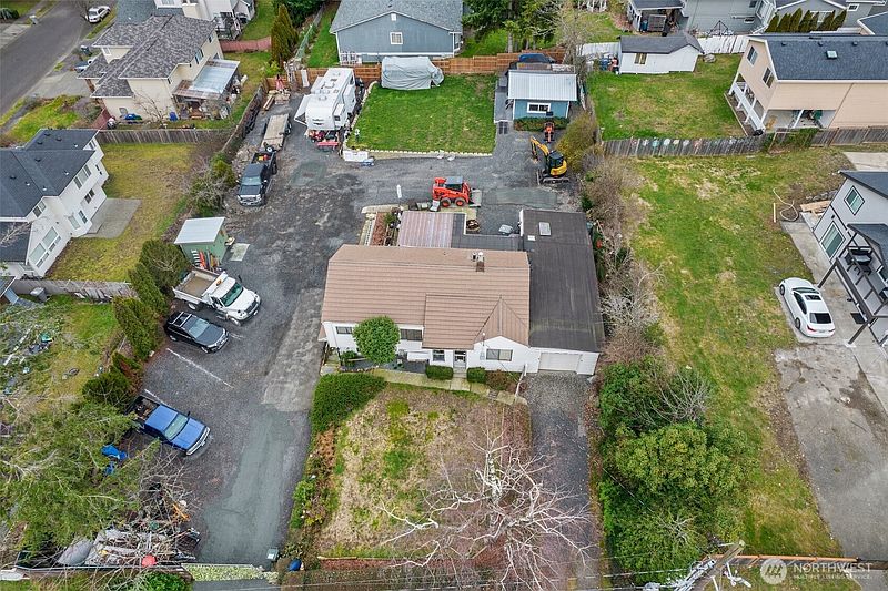 2nd image of 2416 NE 16th Street