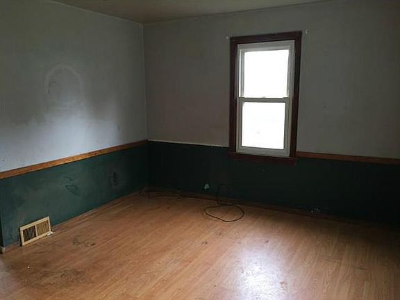 4th image of 1162 E 35th St