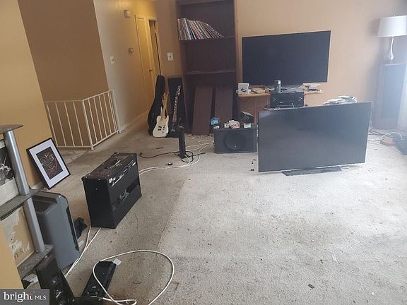 2nd image of 12408 W Old Baltimore Rd