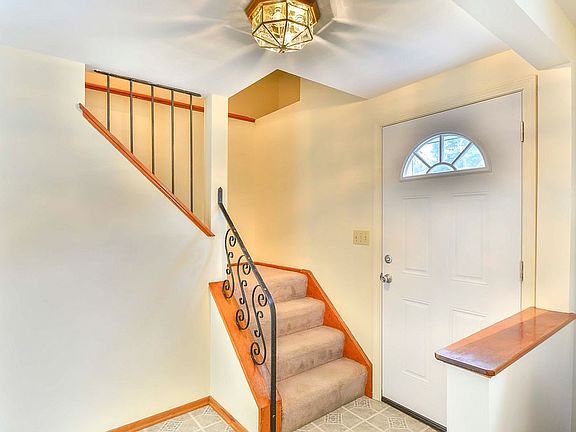 3rd image of 197 N Vireo Dr