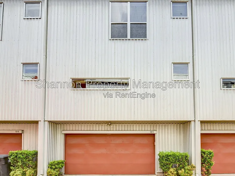 1211 Arthur St — Photo 4
