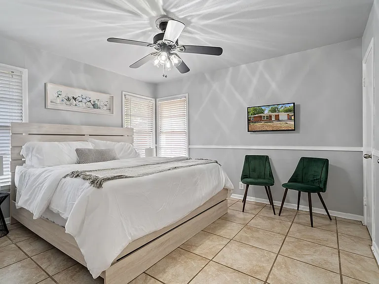 6418 Onyx Dr N — Photo 3